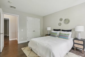 Knickerbocker Ln-2805-040.jpg