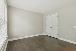 Knickerbocker Ln-2805-038r.jpg