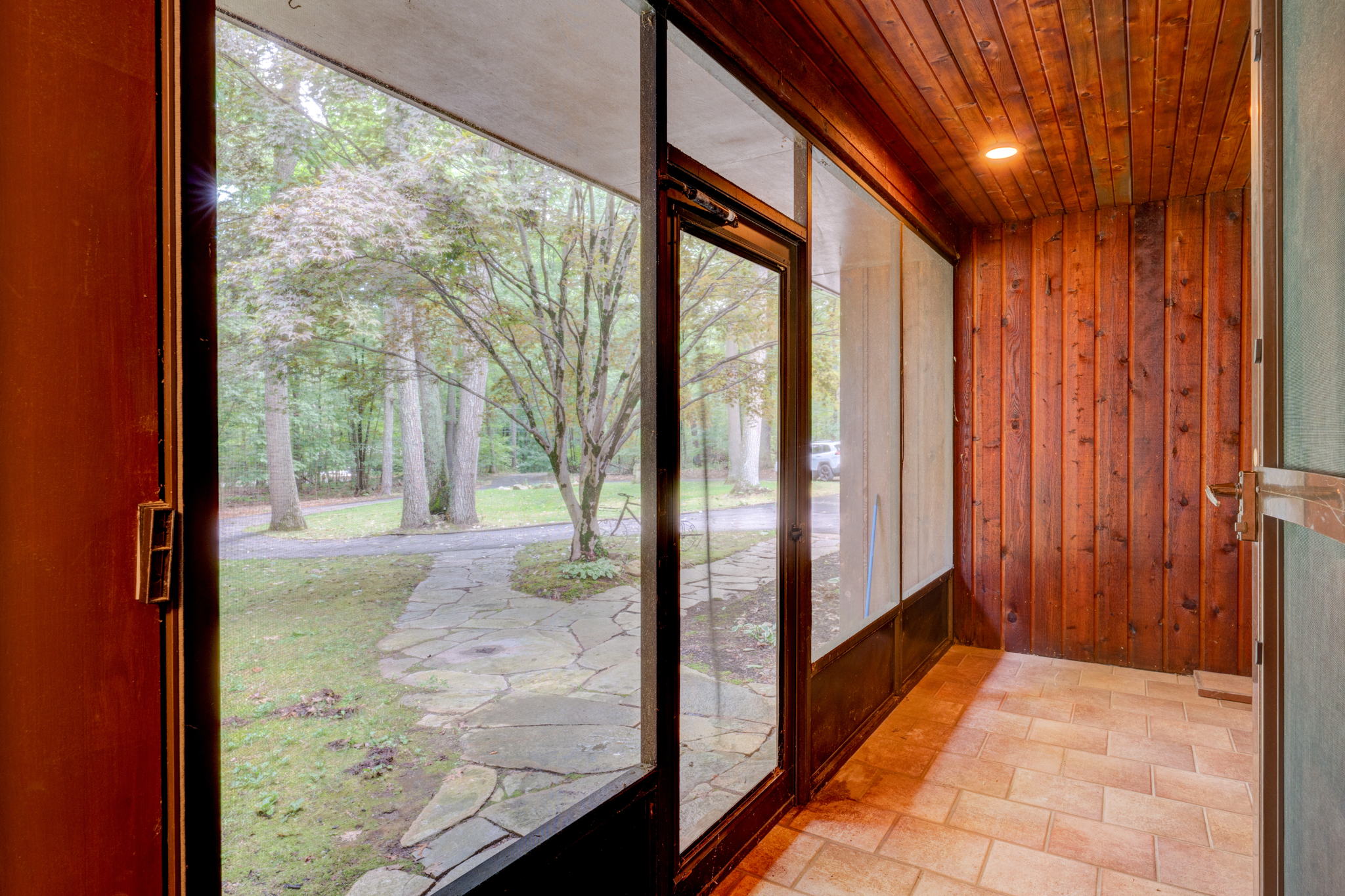 51 Luchon Rd, Willington, CT 06279 Ed McCullough Photography