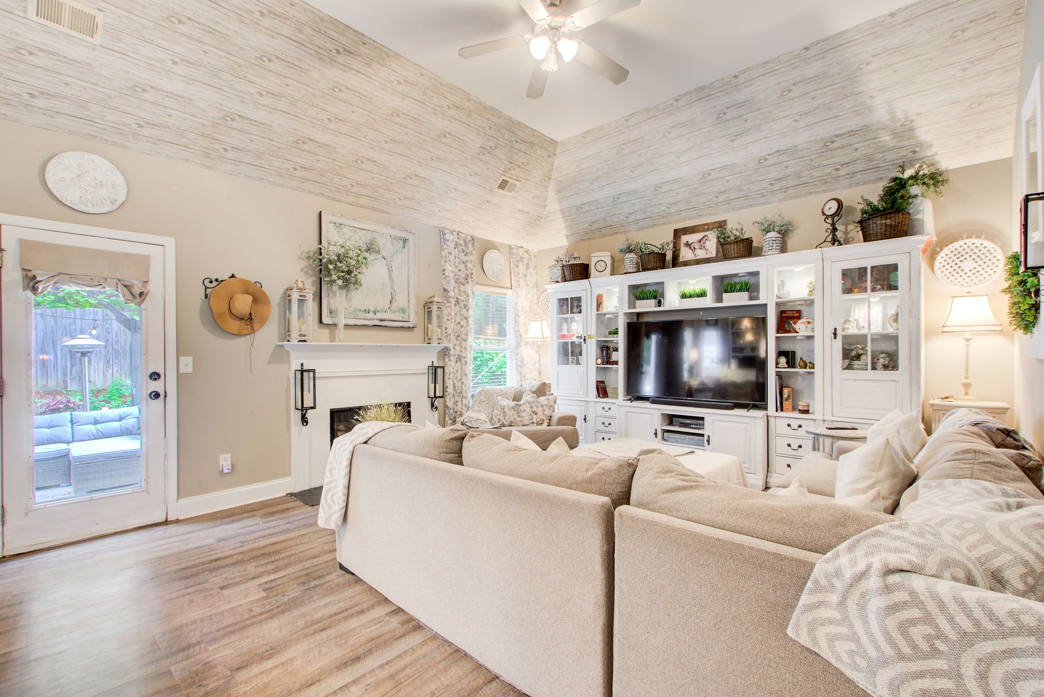 14 Living Room B w Patio Walkout