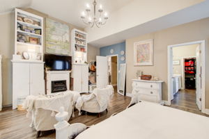 24 Main BR B w En Suite View