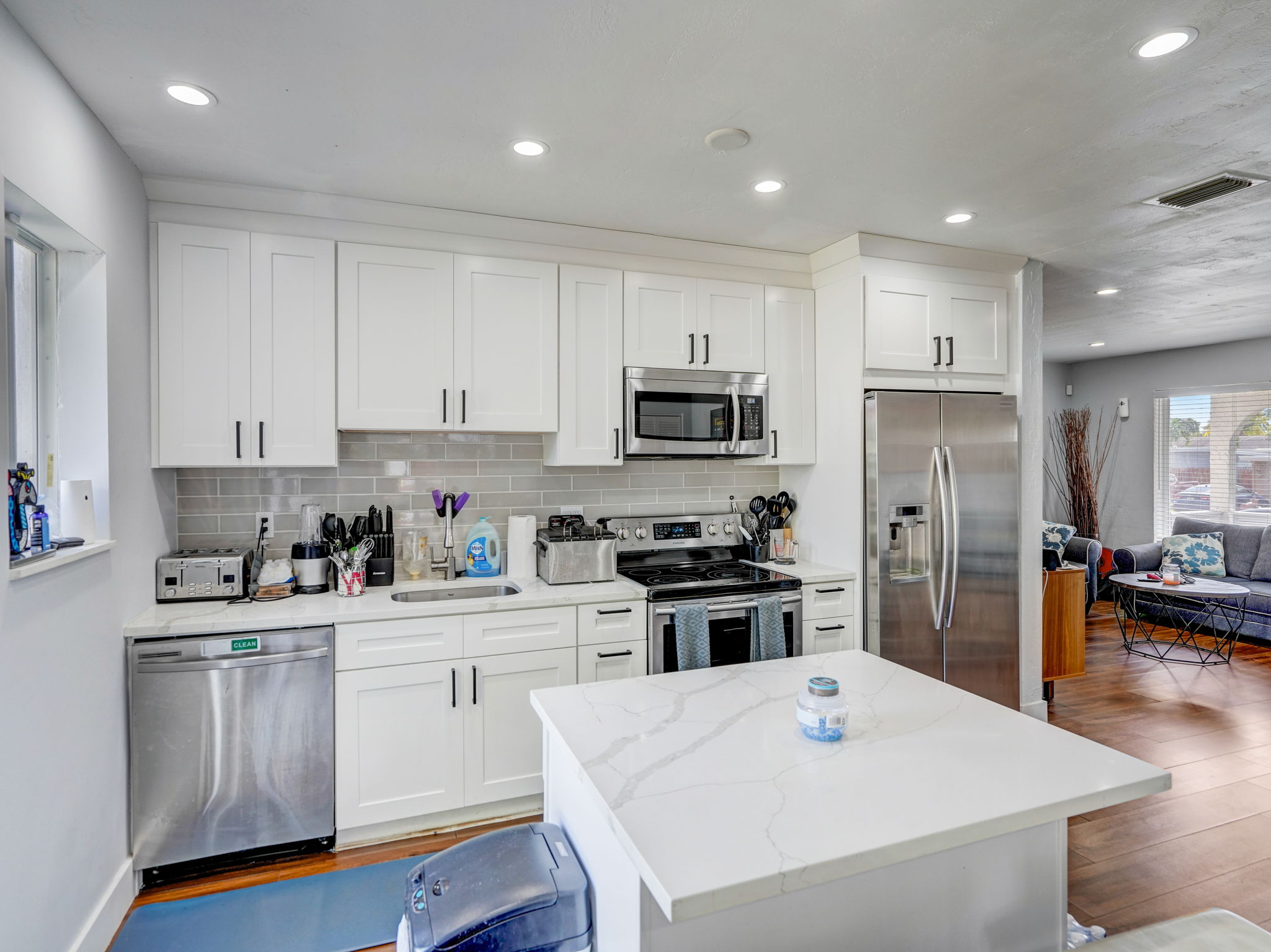 NW 56th Ct-011
