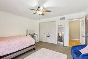 Oak Creek Dr-044.jpg