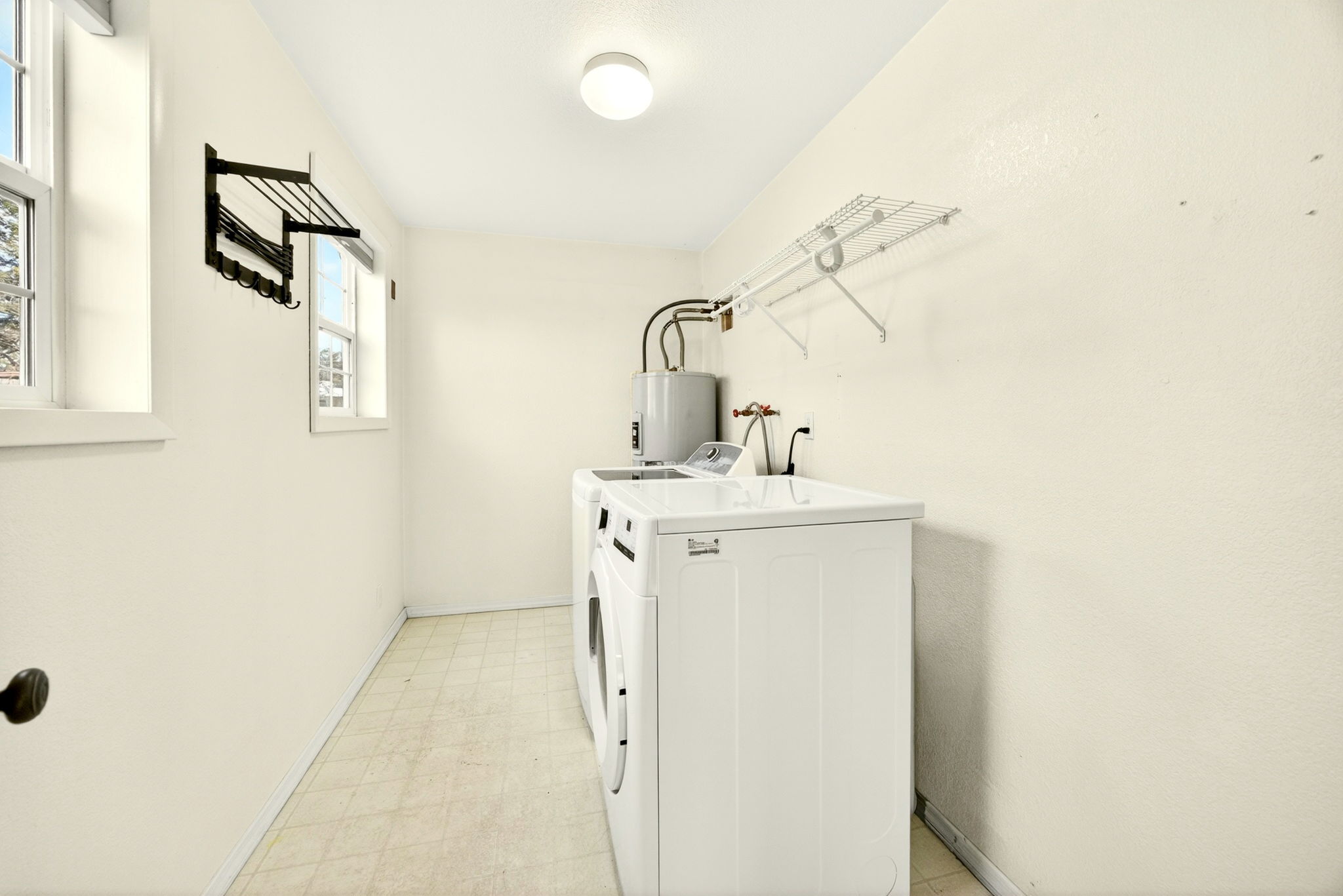  Photo 48