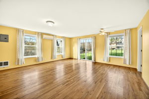  Photo 44