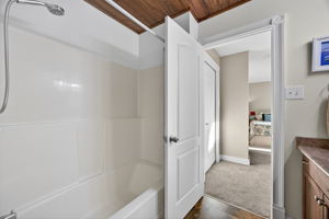  Photo 36