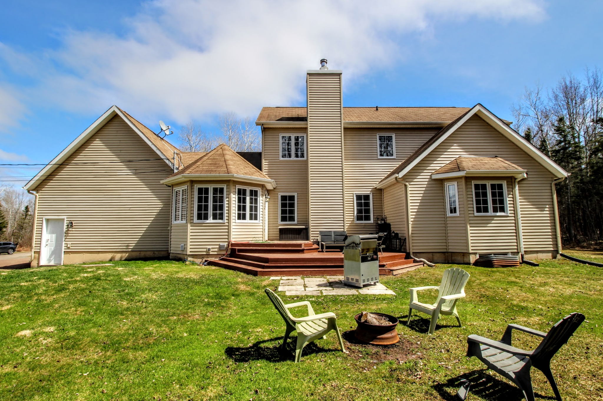 51 Wintergreen Dr, Lutes Mountain, NB E1G 5J5 PROPICSTA & MeasureMySpace