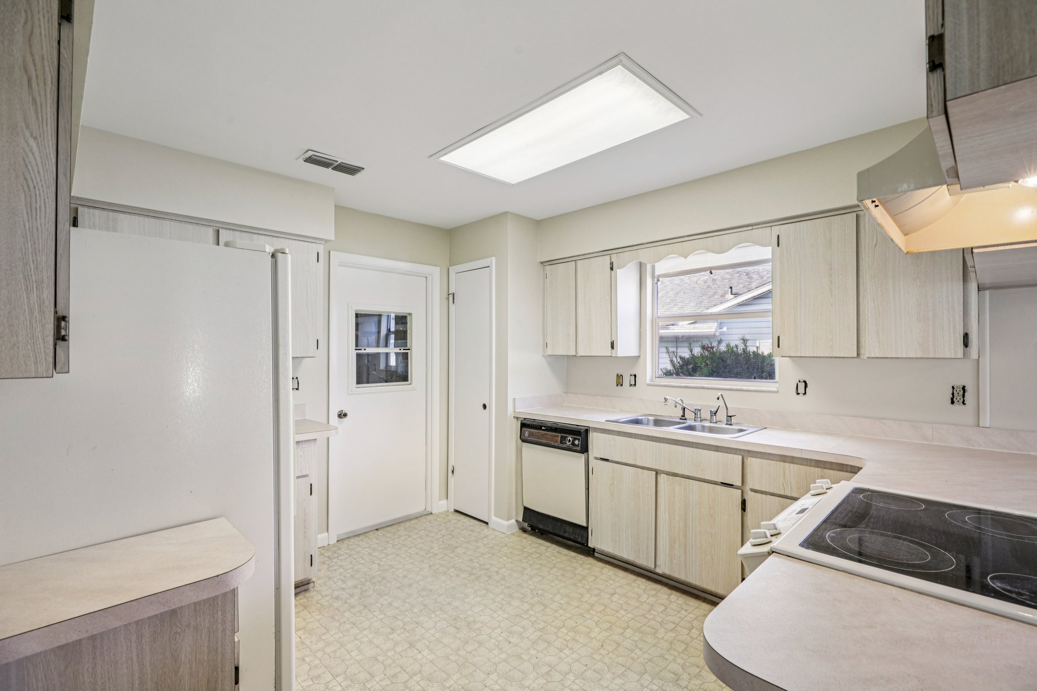 Galloway Ct-S2701-011.jpg