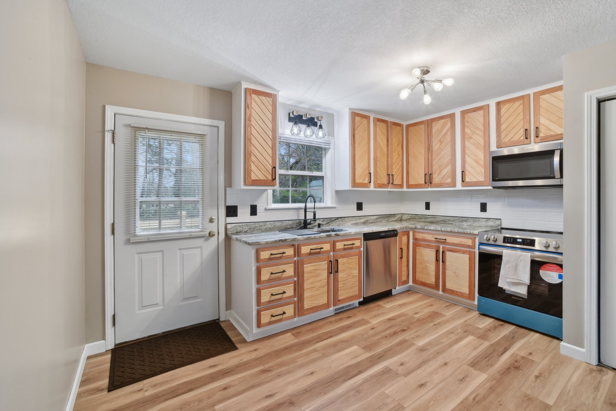 Laurel St-1104-013.jpg