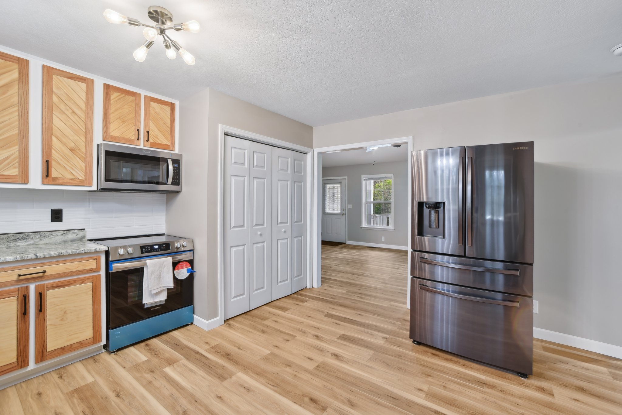 Laurel St-1104-015.jpg