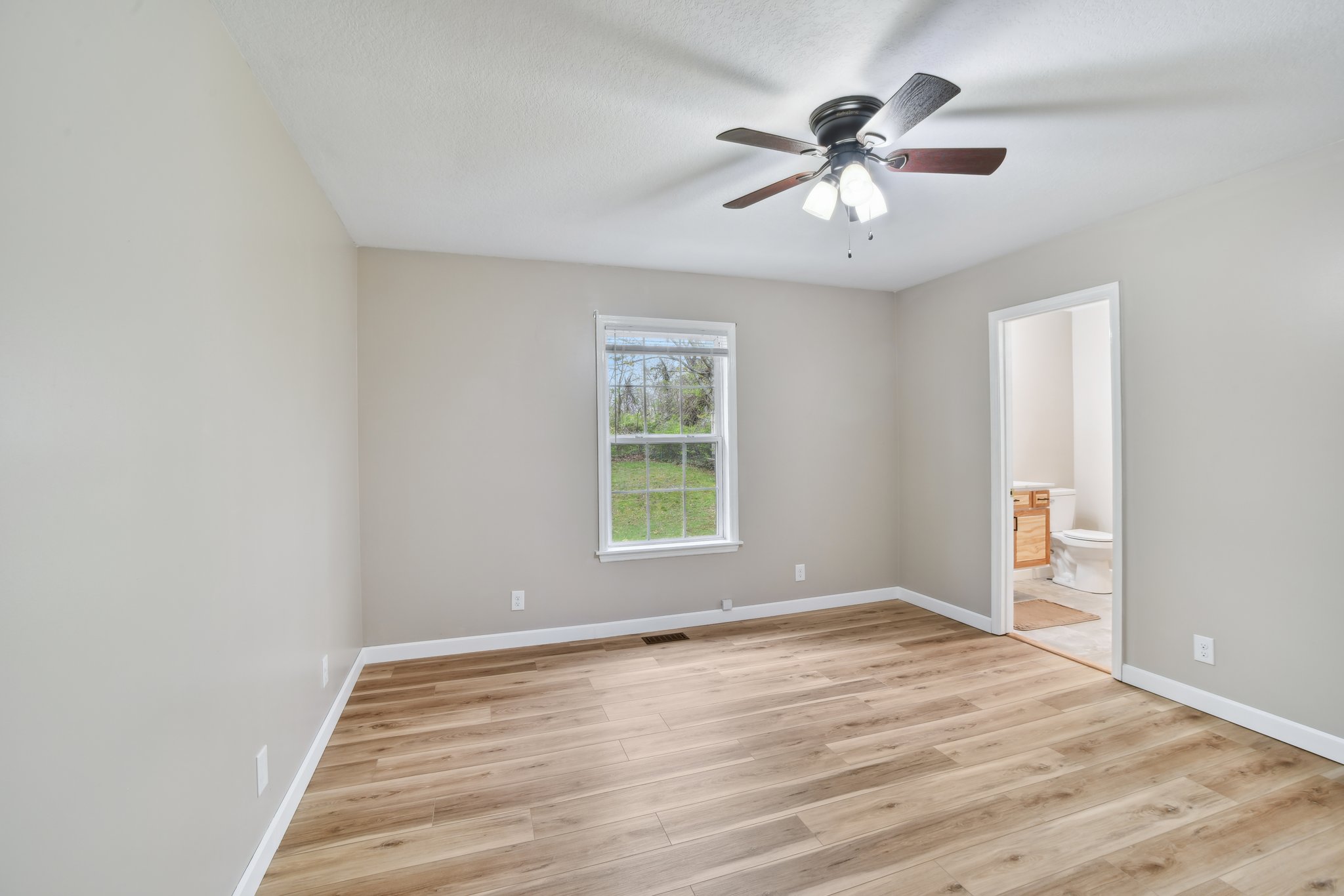 Laurel St-1104-019.jpg