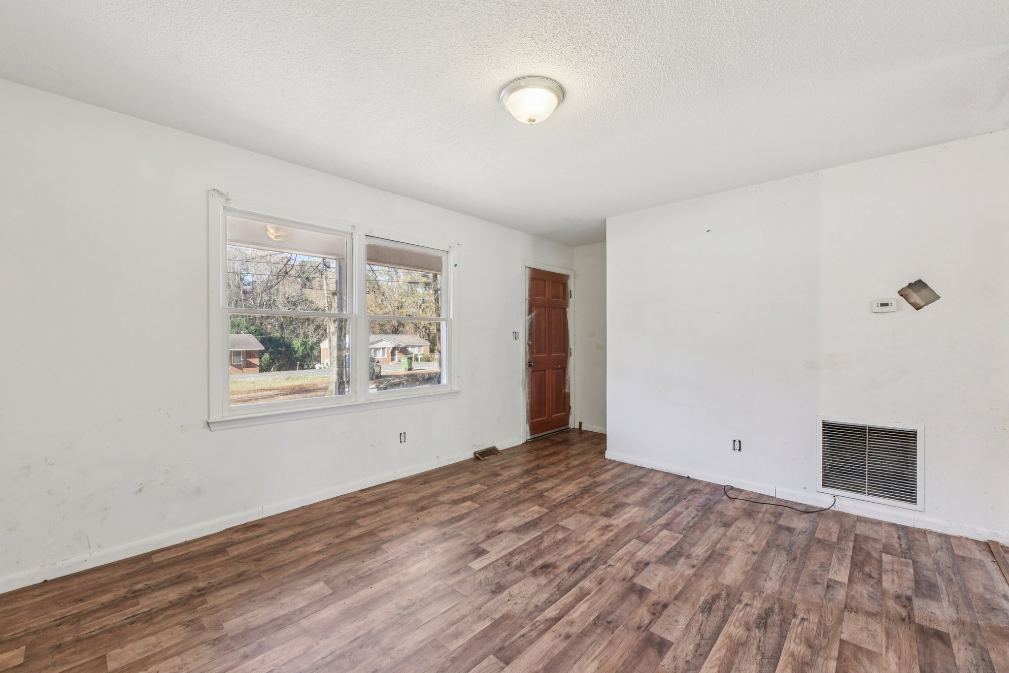 N Secrest Ave-S2511-004.jpg