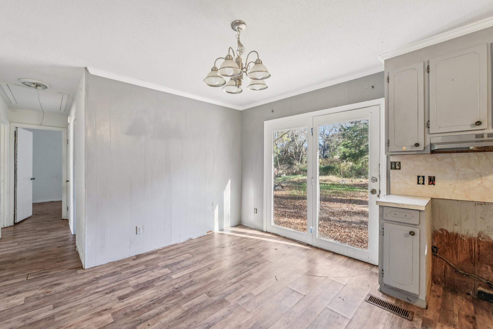 N Secrest Ave-S2511-012.jpg