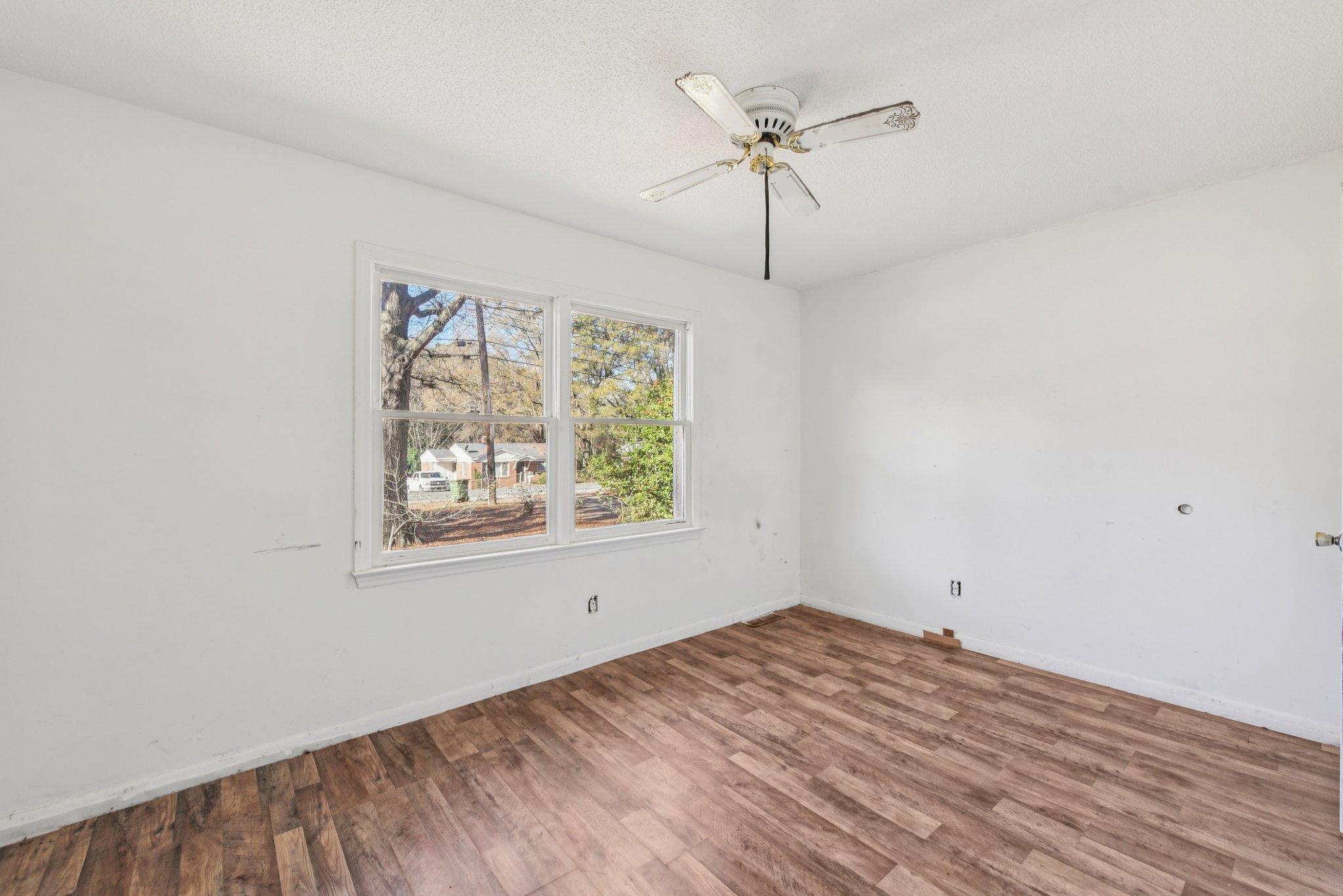 N Secrest Ave-S2511-018.jpg