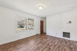 N Secrest Ave-S2511-004.jpg