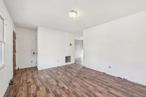 N Secrest Ave-S2511-005.jpg