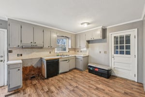 N Secrest Ave-S2511-008.jpg