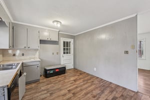 N Secrest Ave-S2511-009.jpg