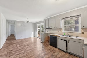 N Secrest Ave-S2511-010.jpg