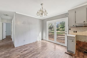 N Secrest Ave-S2511-012.jpg