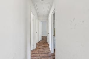 N Secrest Ave-S2511-013.jpg