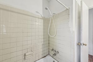 N Secrest Ave-S2511-015.jpg