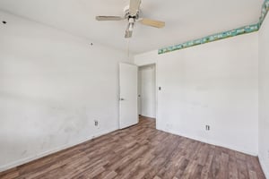 N Secrest Ave-S2511-017.jpg