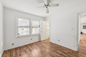 N Secrest Ave-S2511-021.jpg