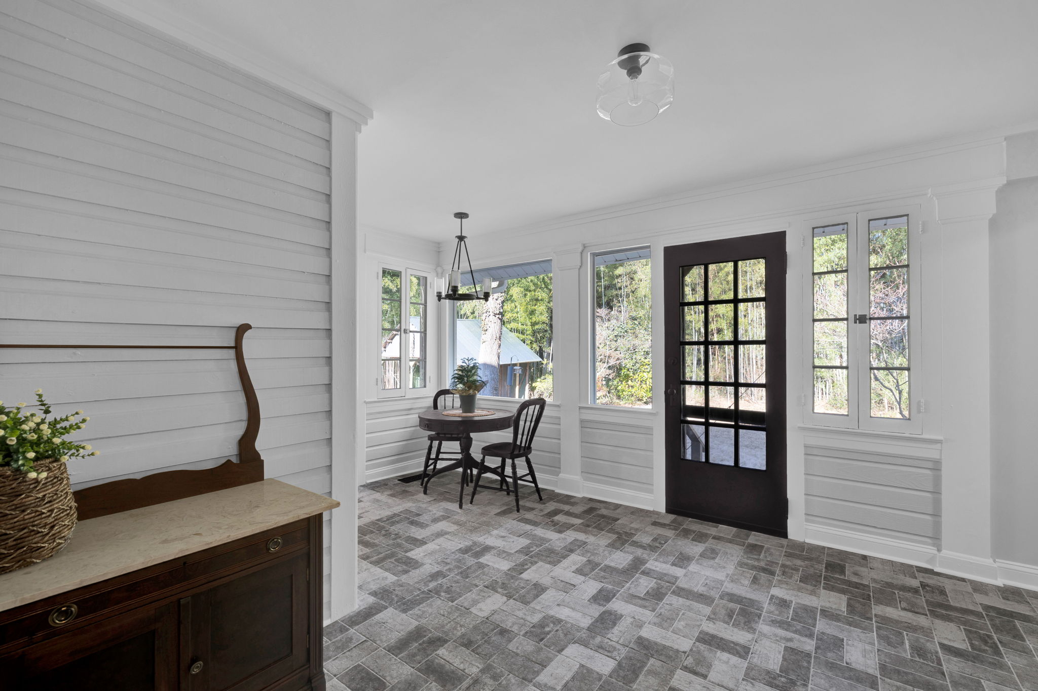 510 Patrick St-19