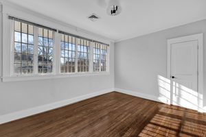 510 Patrick St-29
