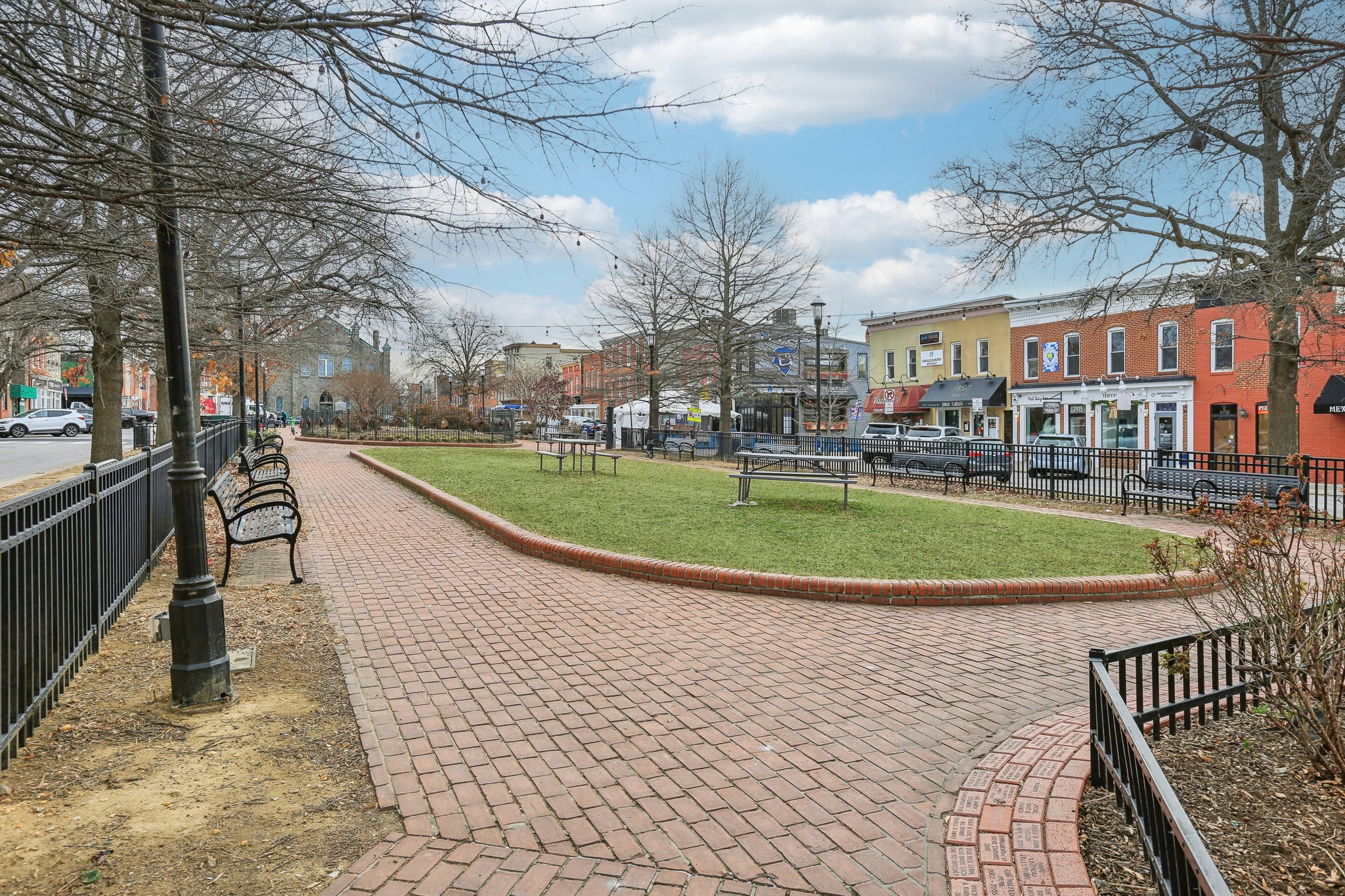 S Ellwood Ave-2401-906.jpg