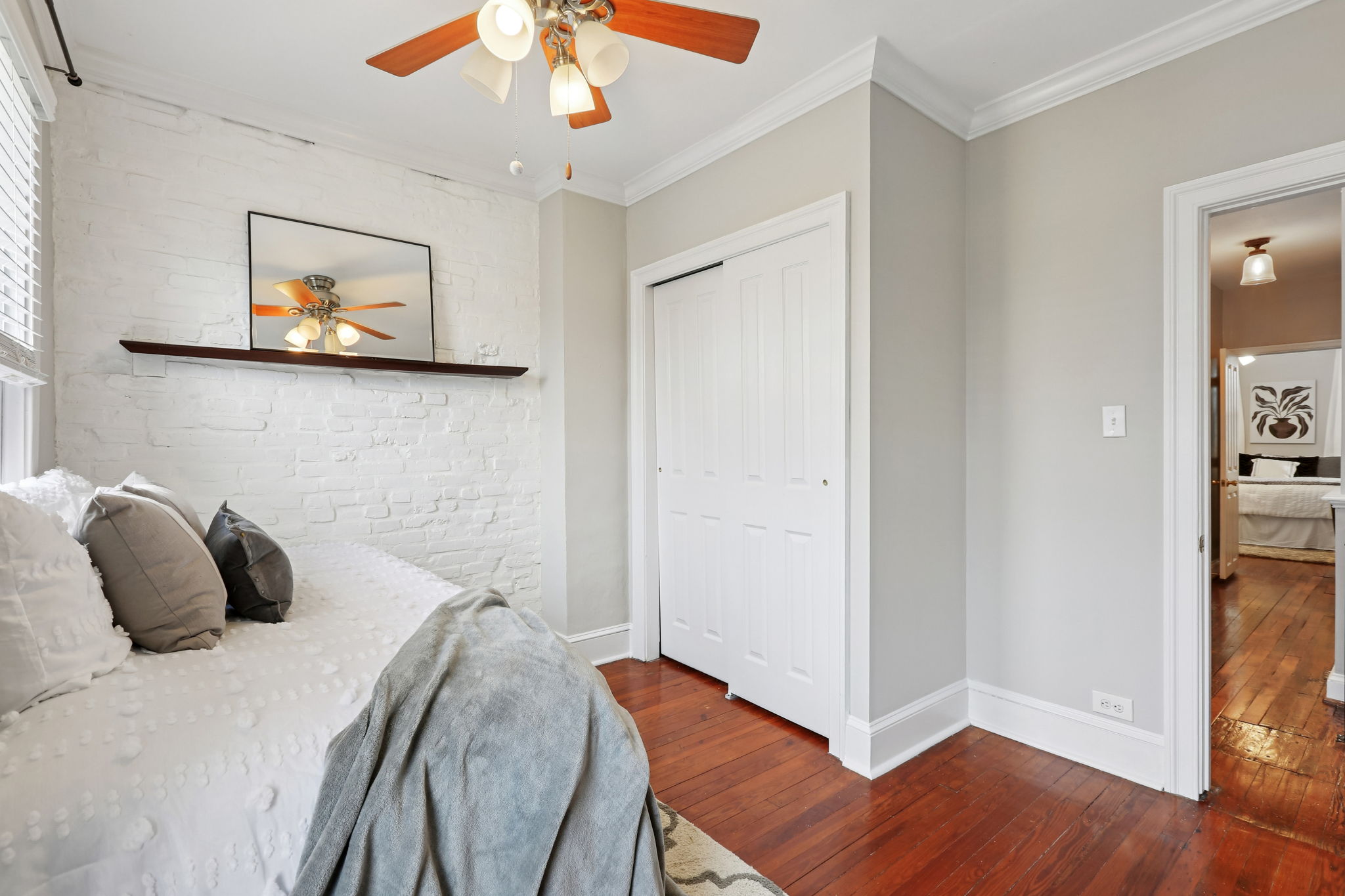 S Ellwood Ave-L2401-021