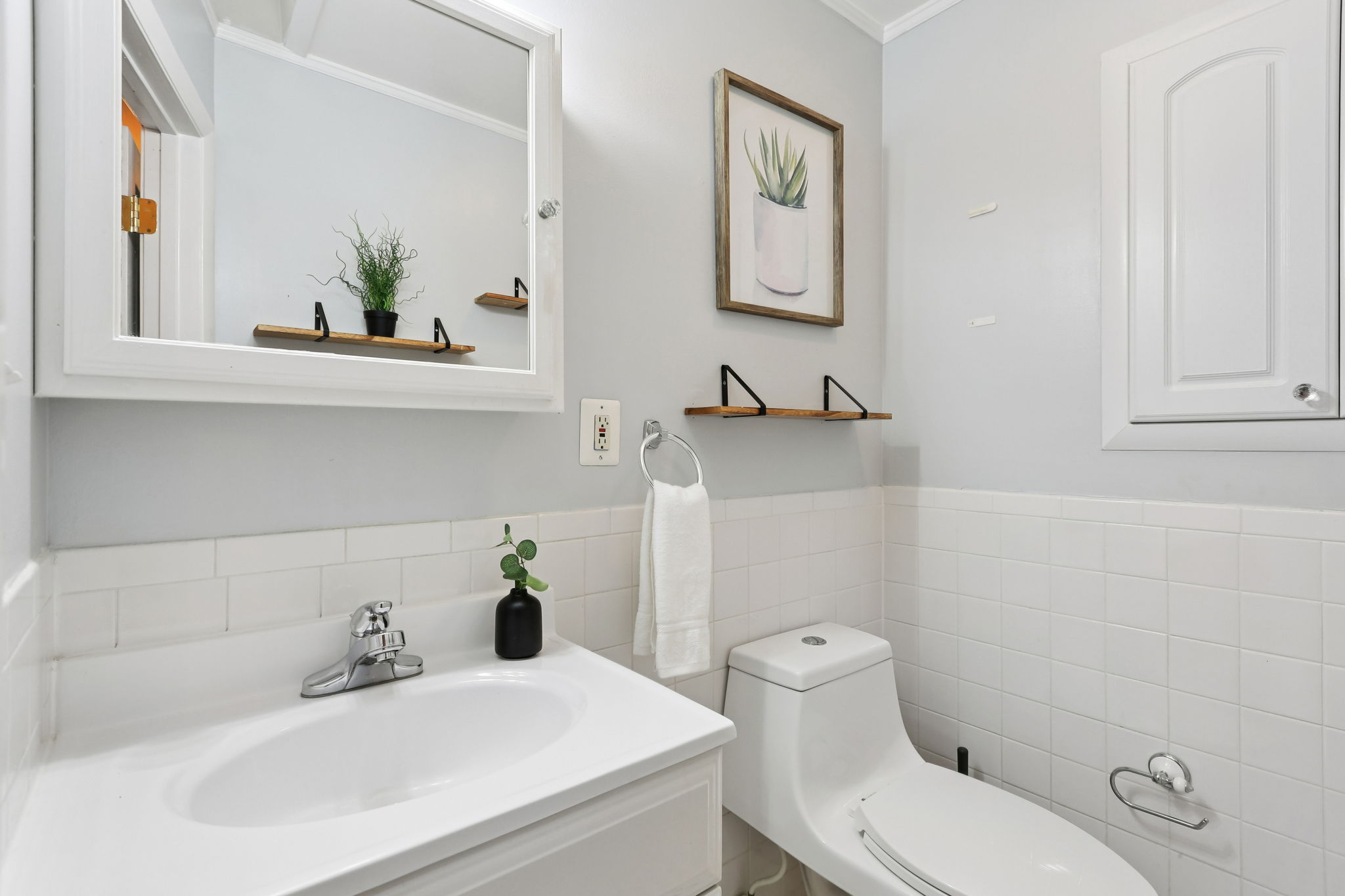 S Ellwood Ave-L2401-022