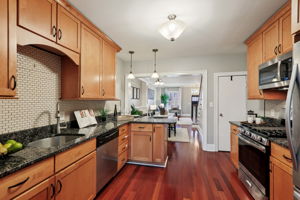 S Ellwood Ave-L2401-016