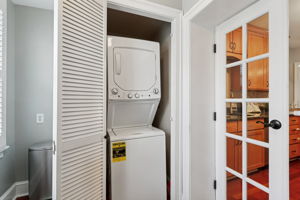 S Ellwood Ave-L2401-019