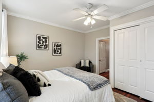 S Ellwood Ave-L2401-026