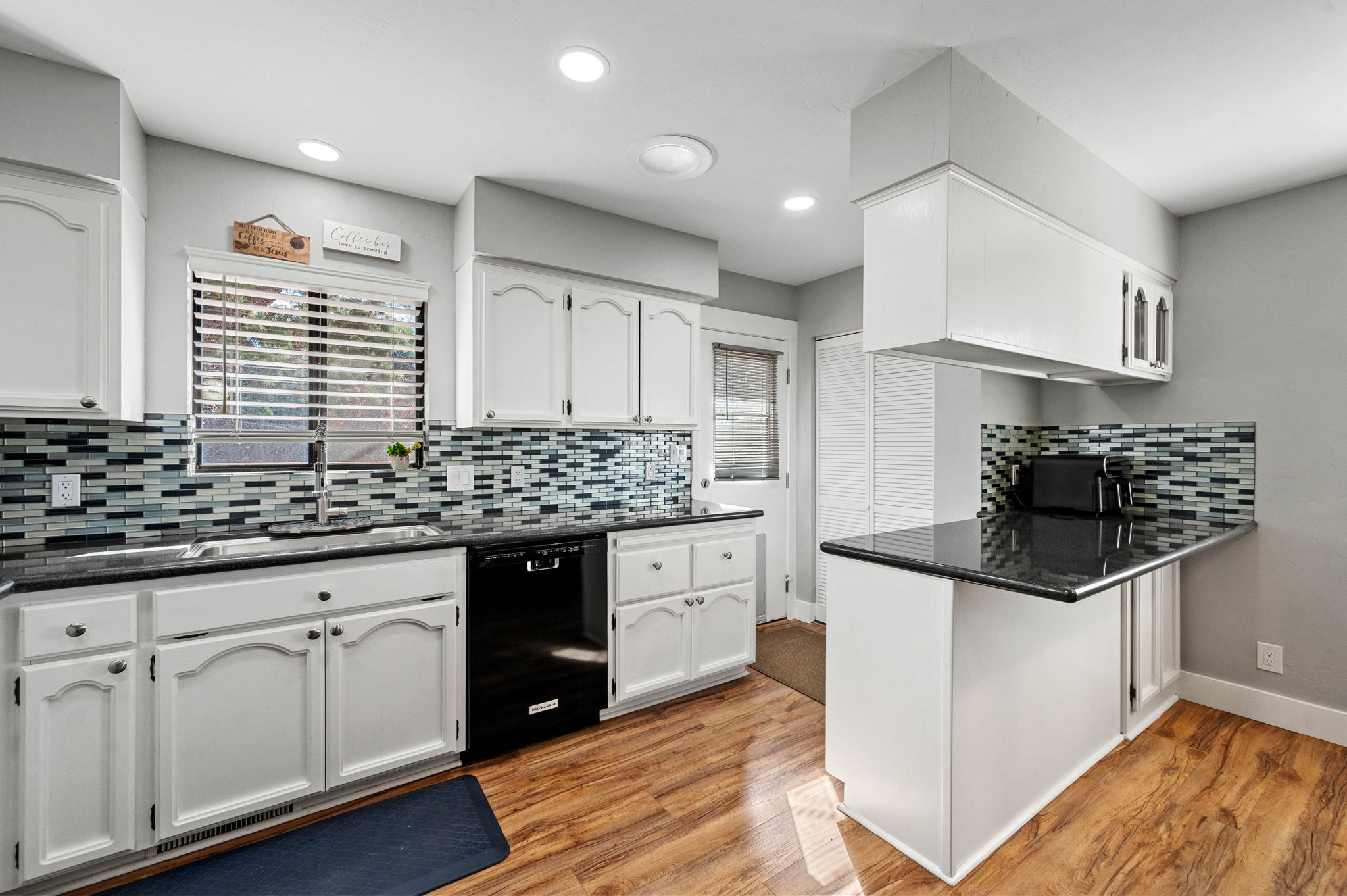 Kitchen (2)