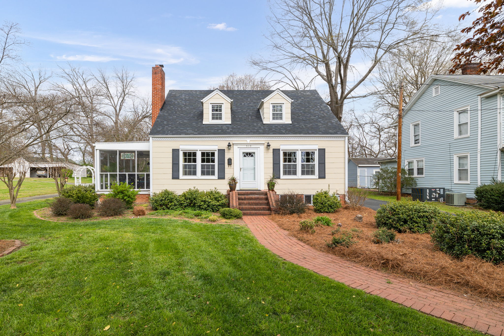 510 W Murphy St, Madison, NC 27025 MM Triad Photography