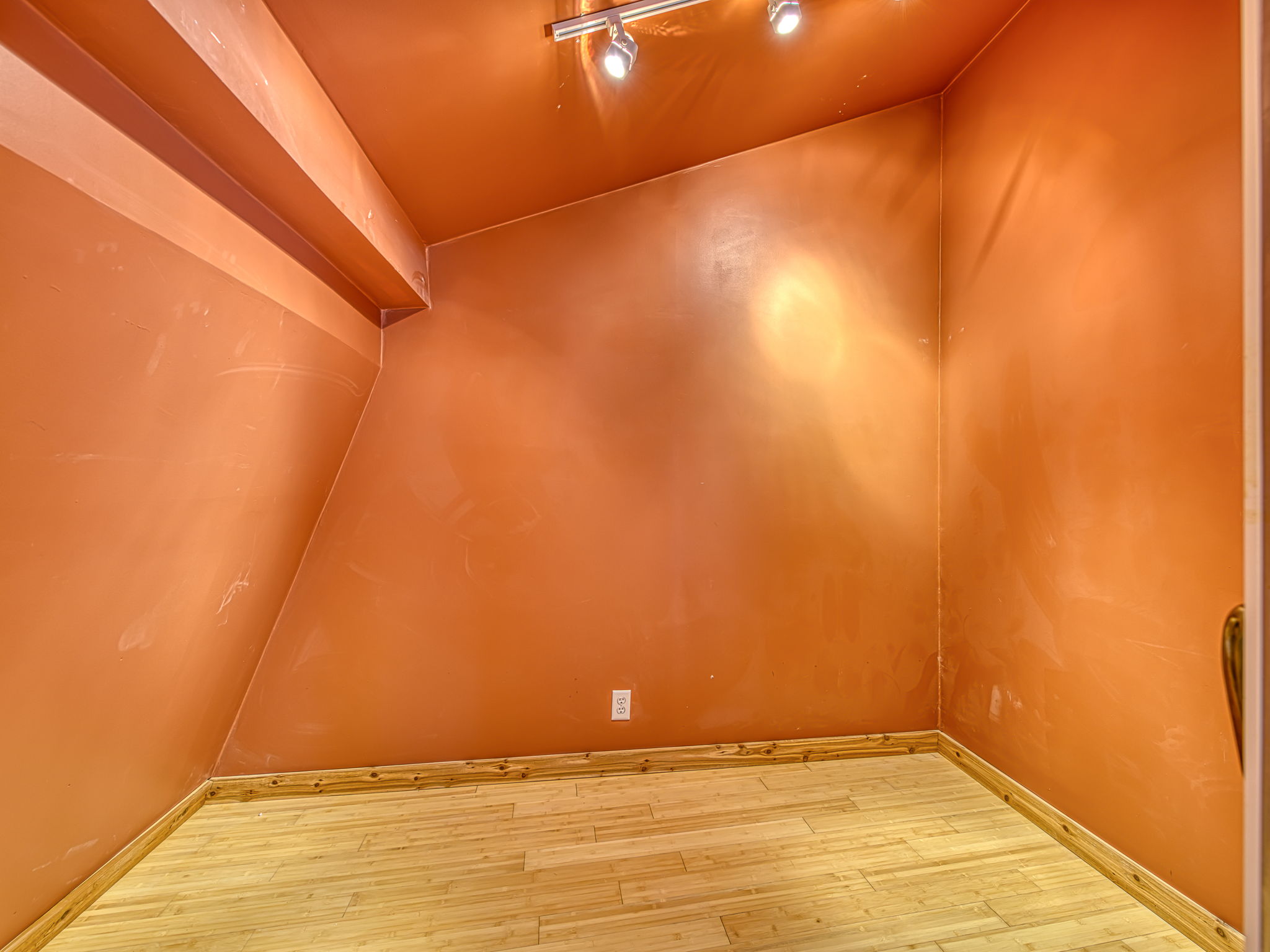  Photo 30