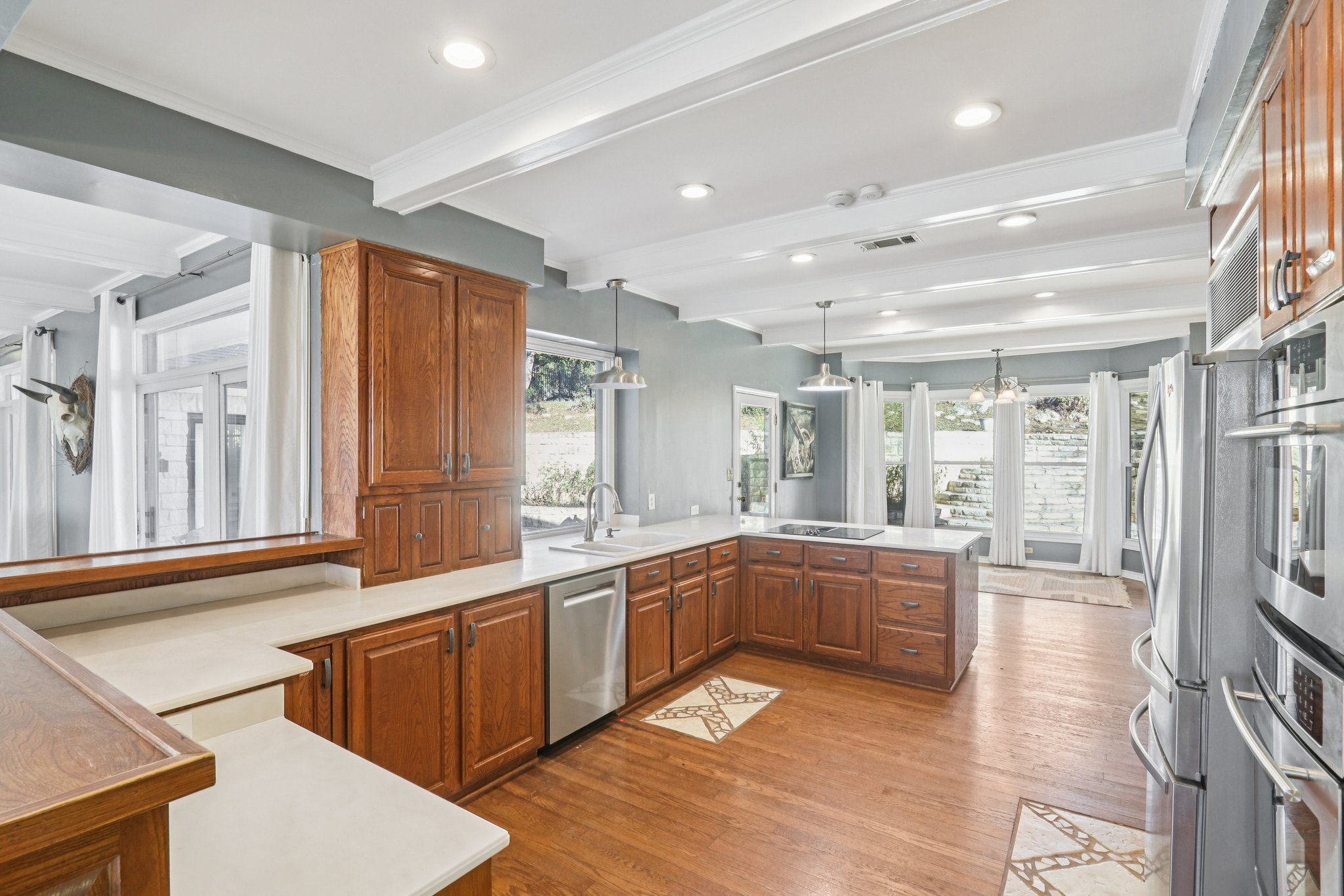 Country Club Dr-S1211-020.jpg