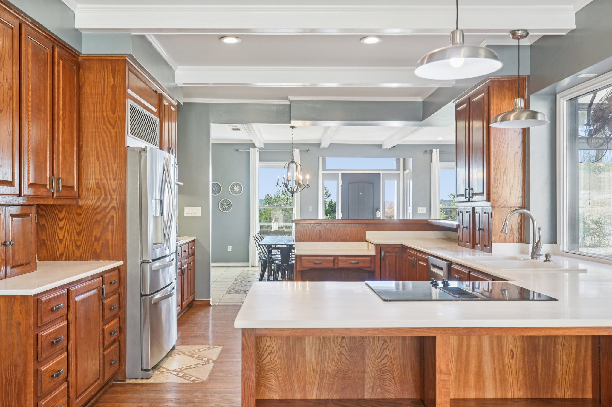 Country Club Dr-S1211-022.jpg