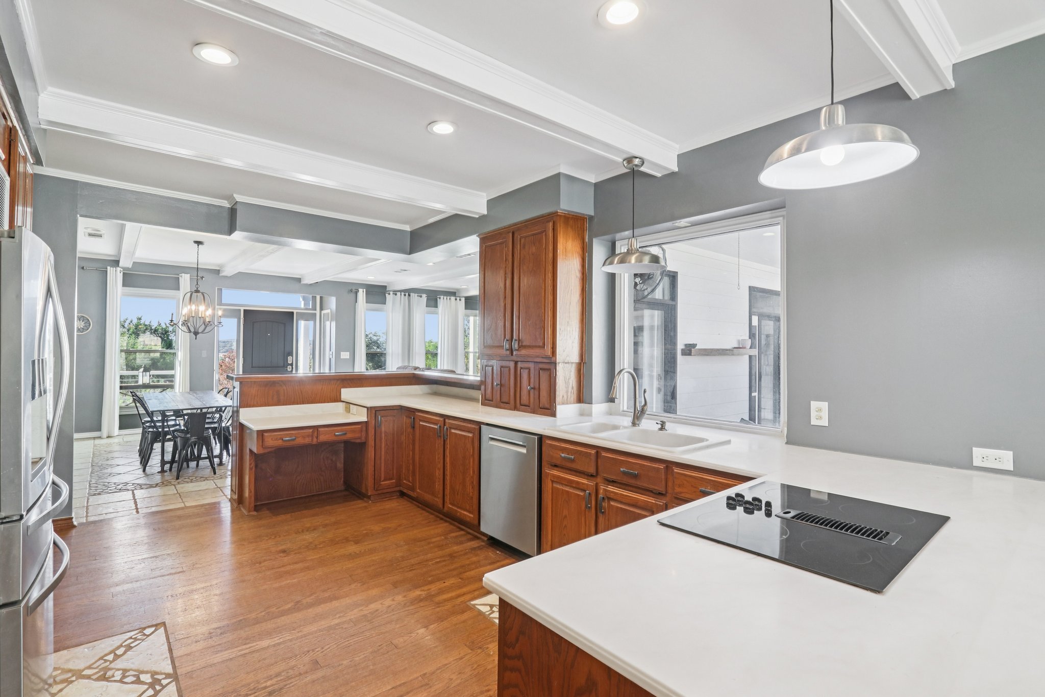 Country Club Dr-S1211-023.jpg