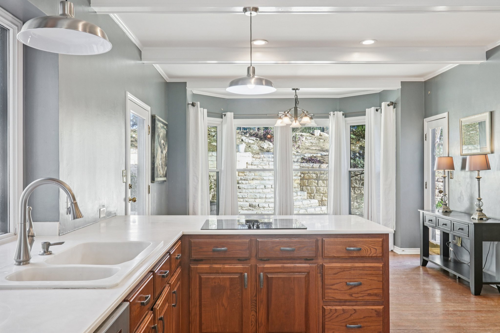 Country Club Dr-S1211-025.jpg