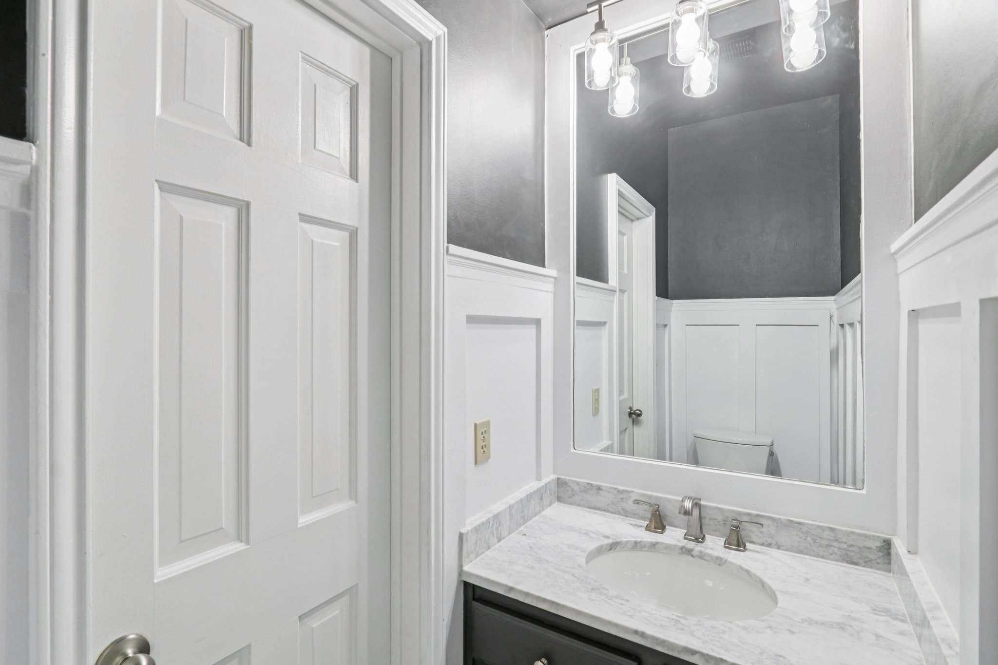 Country Club Dr-S1211-034.jpg