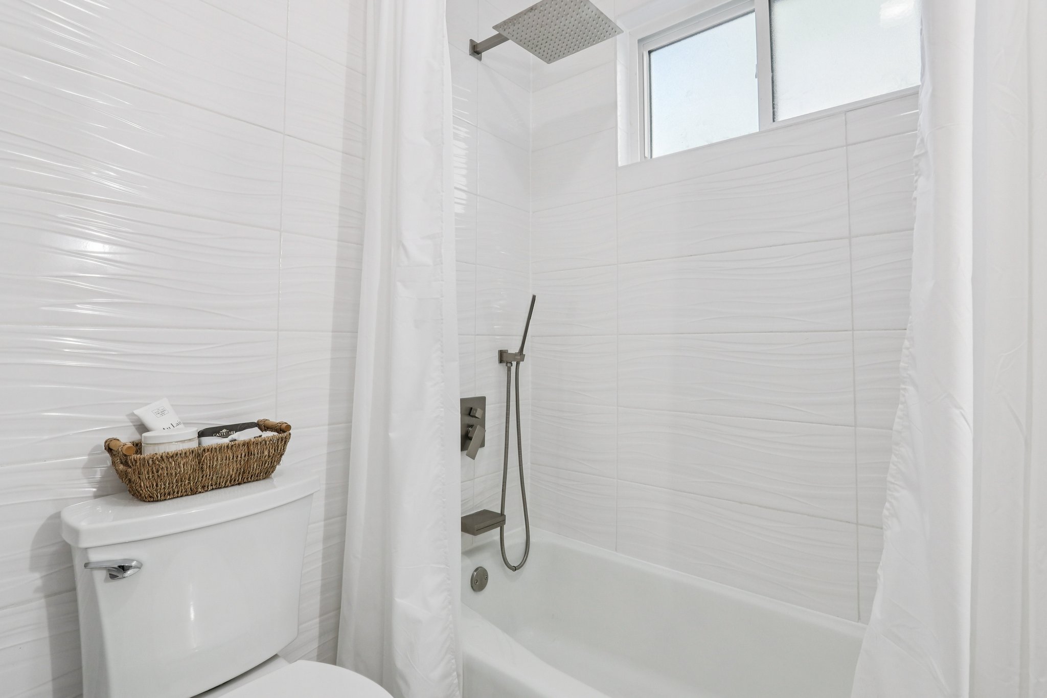 Country Club Dr-S1211-039.jpg