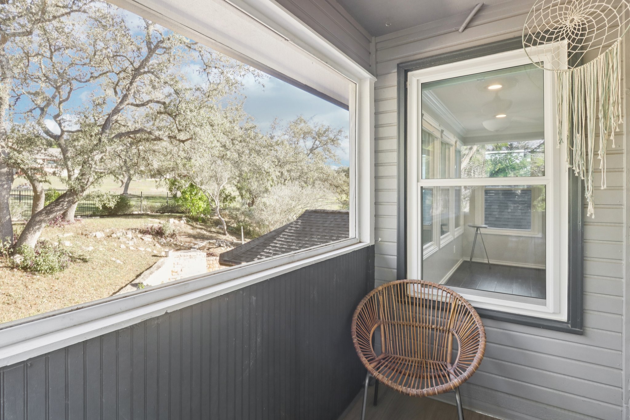 Country Club Dr-S1211-049.jpg