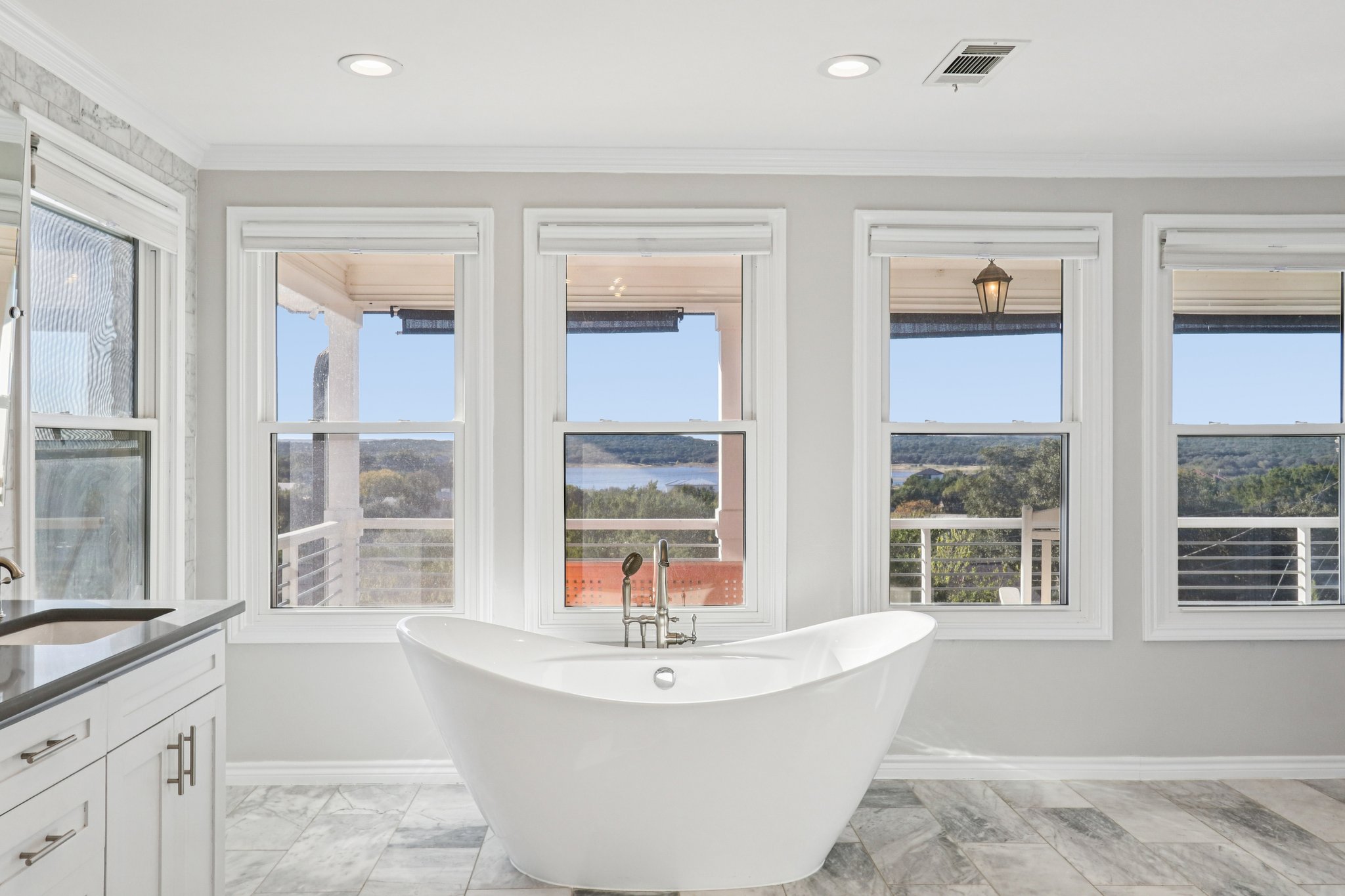 Country Club Dr-S1211-051.jpg