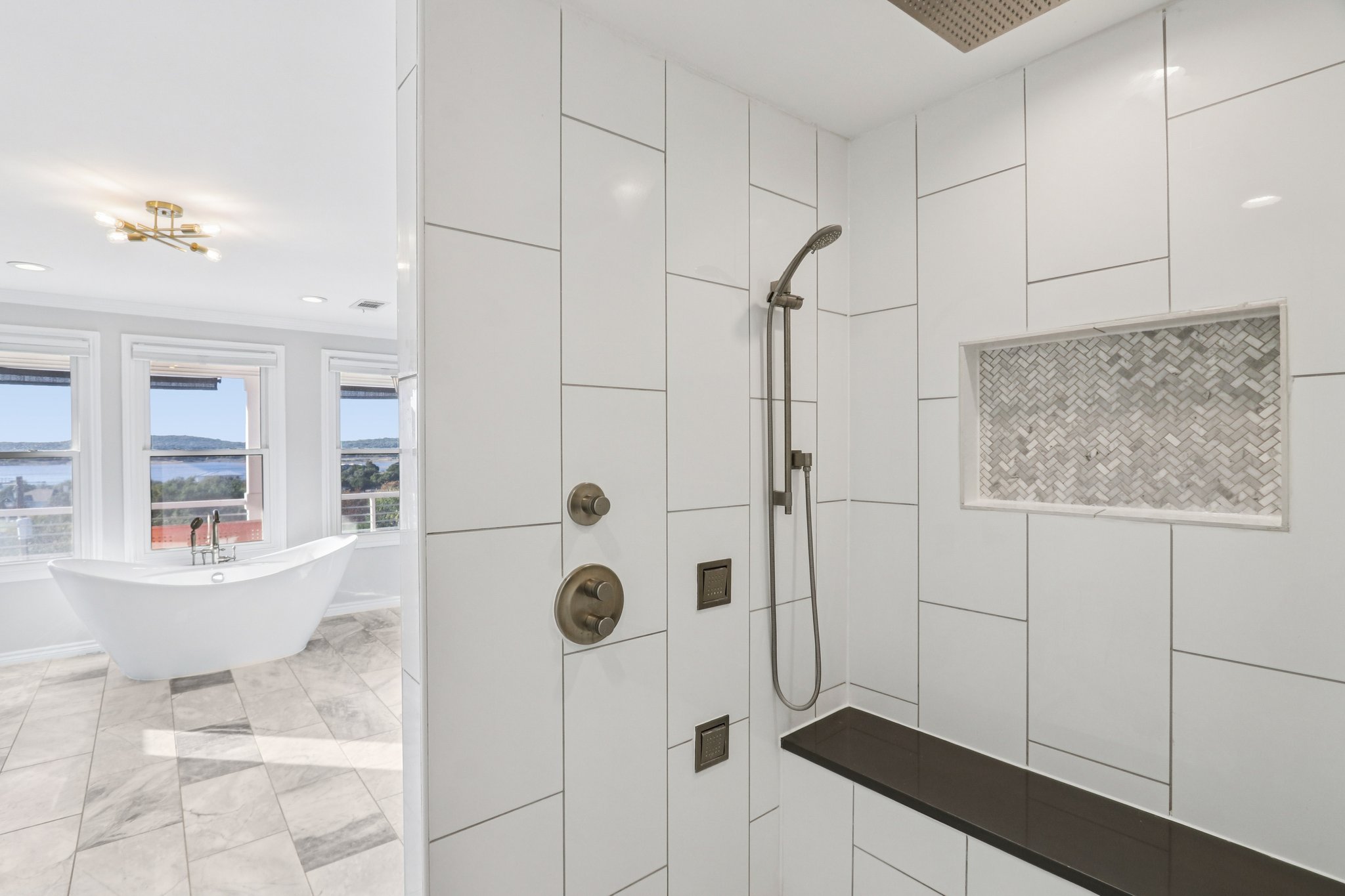 Country Club Dr-S1211-056.jpg