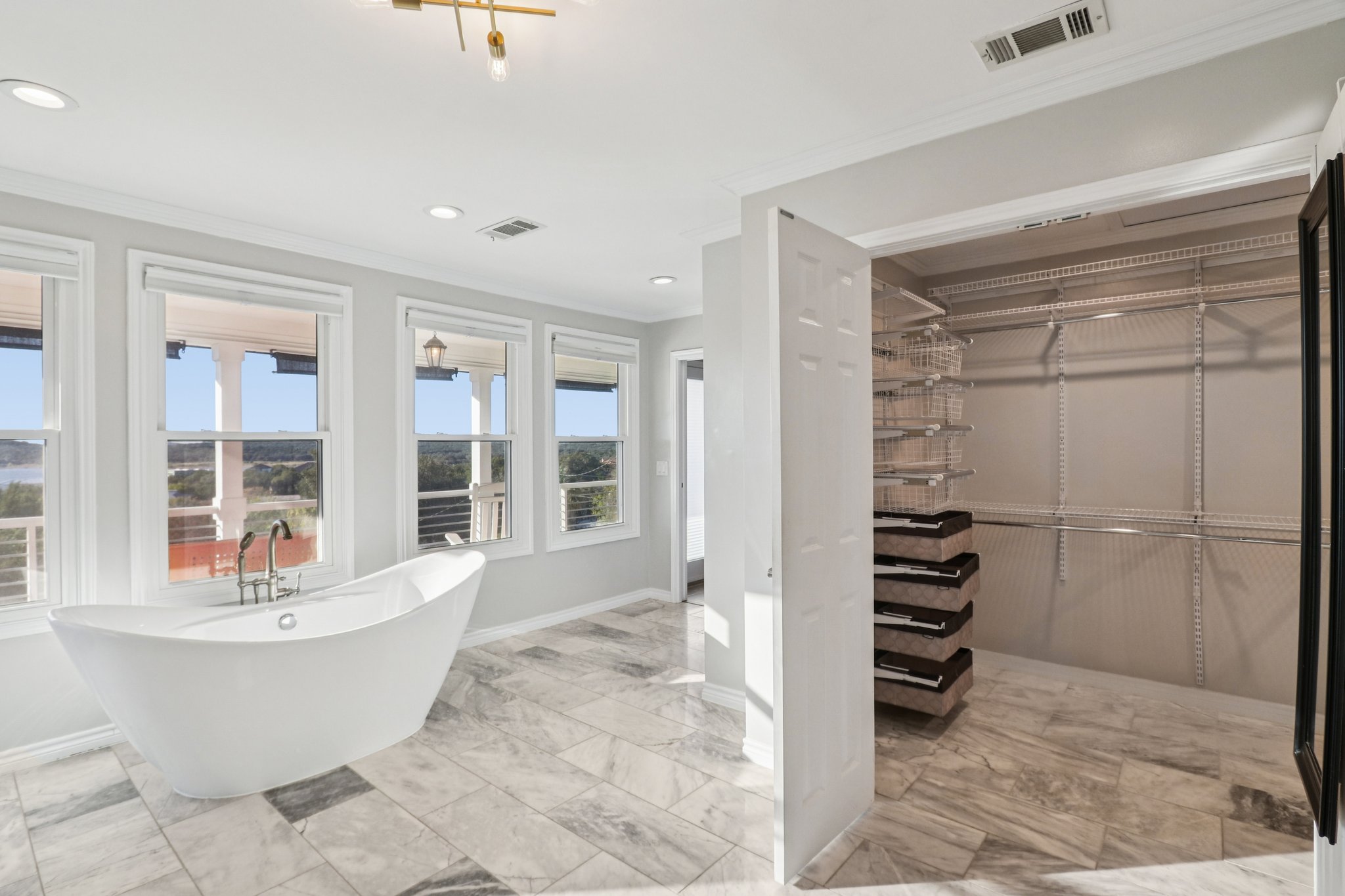 Country Club Dr-S1211-057.jpg