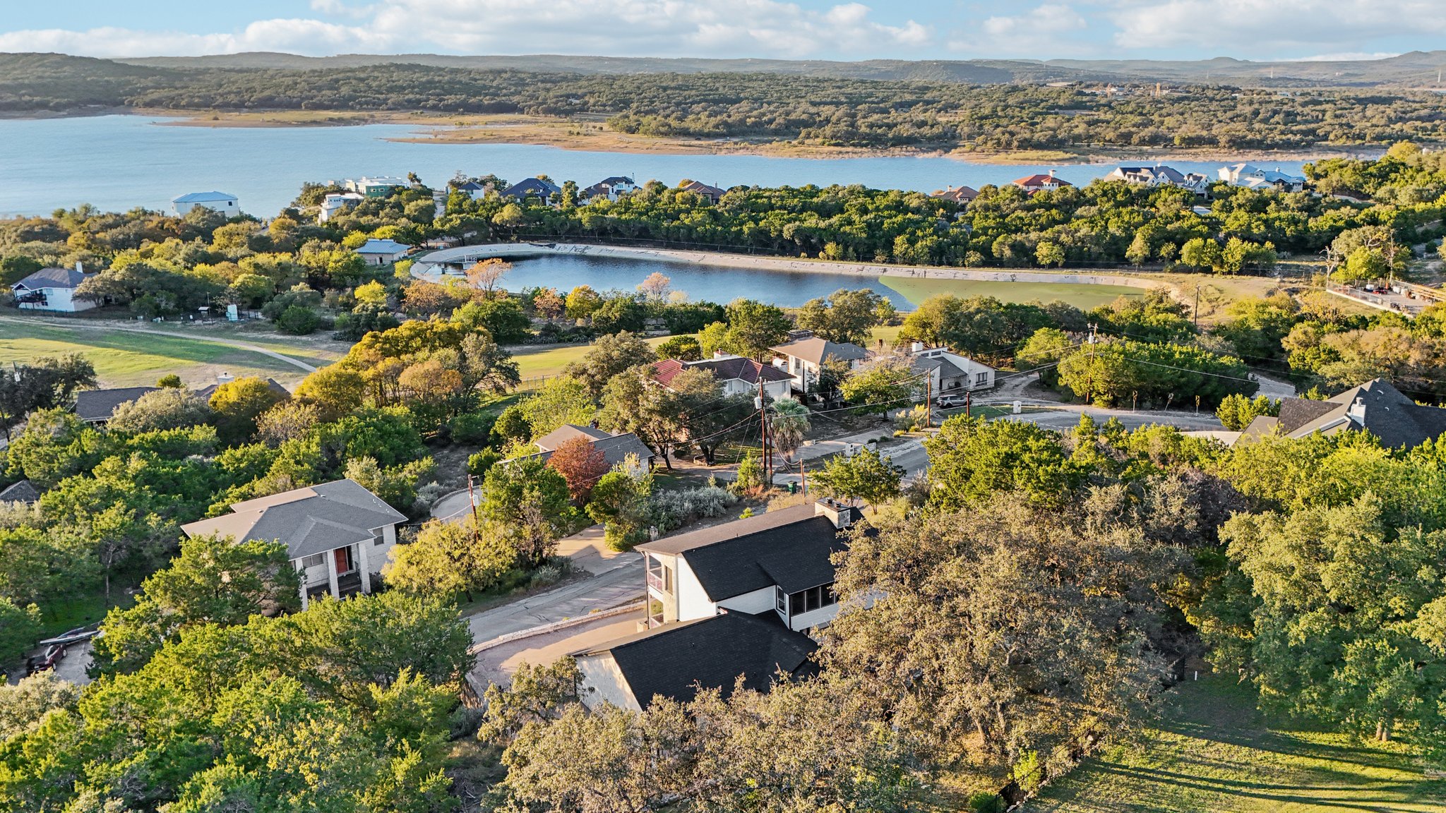 Country Club Dr-S1211-075.jpg